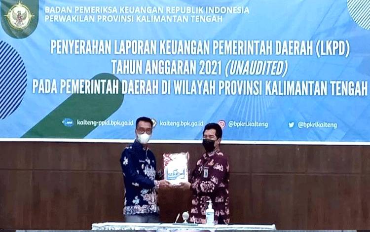 Pemkab Barito Utara Serahkan LKPD Unaudited Tahun Anggaran 2021 Kepada BPK