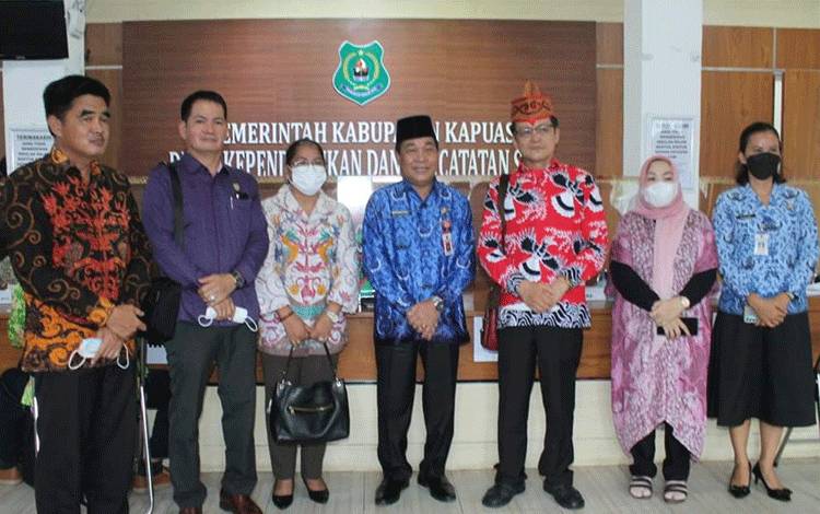 DPRD Sarankan Disdukcapil Jemput Bola Penuhi Hak Masyarakat
