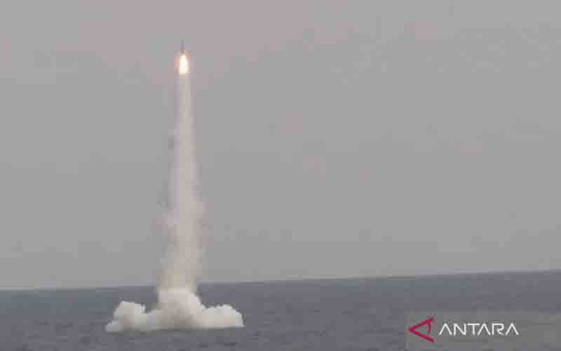 Rusia Serang Ukraina dengan Rudal Jelajah dari Dua Laut