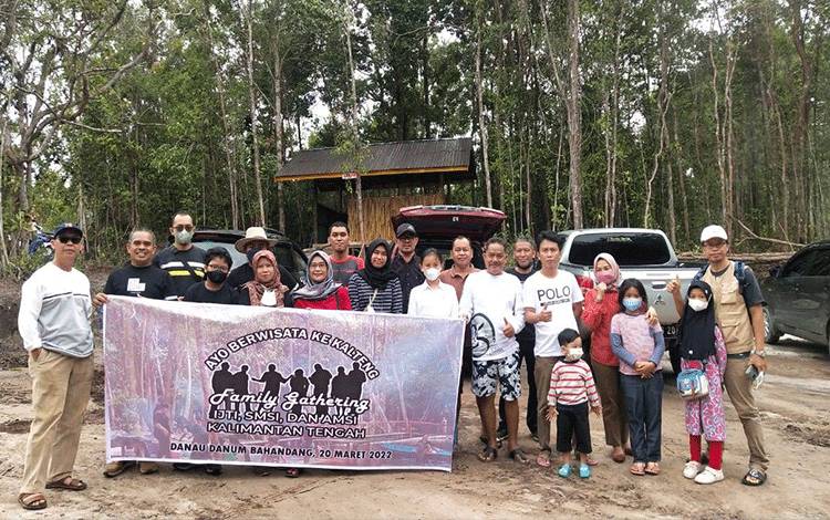 Jalin Komunikasi Antar Organisasi, IJTI, SMSI dan AMSI Kalteng Gelar Family Gathering
