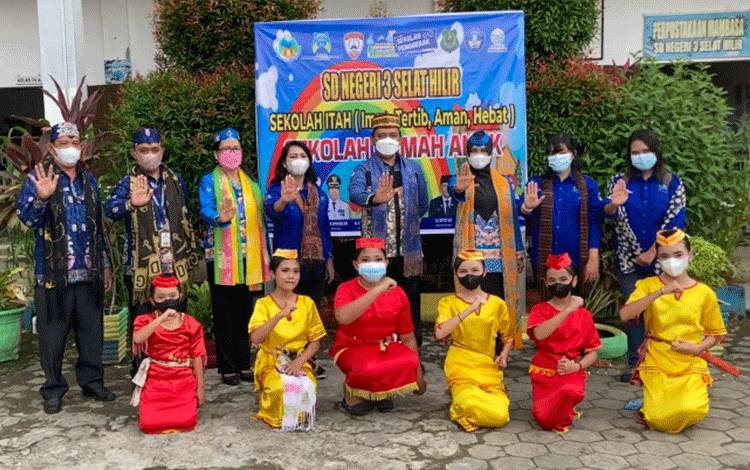 Disdik Kapuas Canangkan Program Pembiasaan Berbudaya Dayak Ngaju di Sekolah