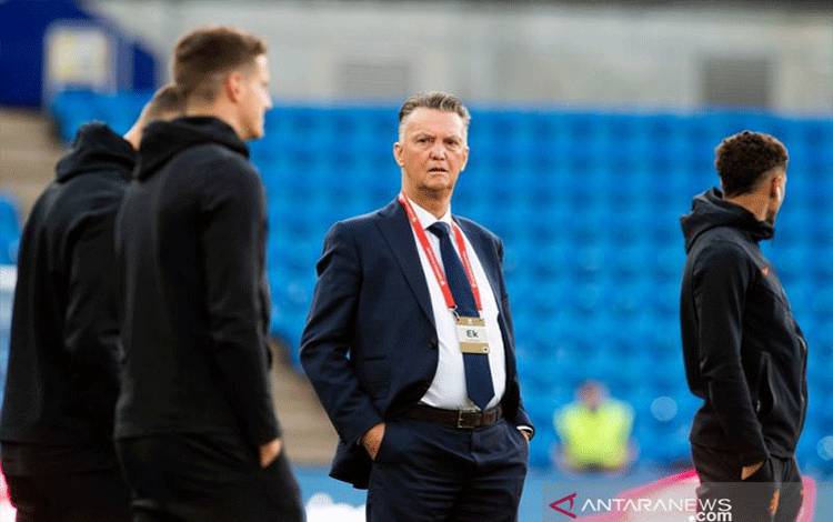 Van Gaal Bisa Pimpin Belanda Hadapi Denmark