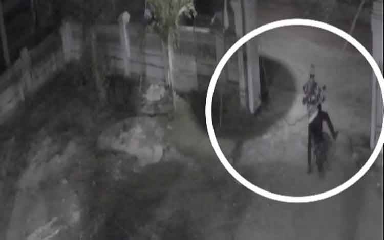Ditinggal Salat Subuh, Motor Hilang di Parkiran Masjid