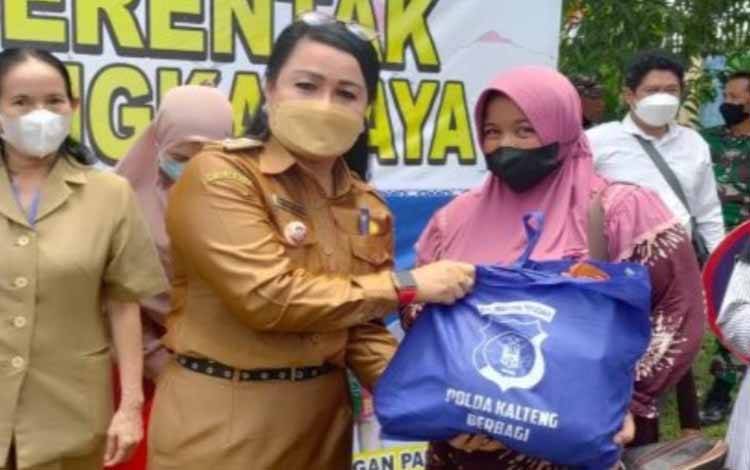 Berbagai Cara Dilakukan Kelurahan Langkai Sukseskan Program Vaksinasi