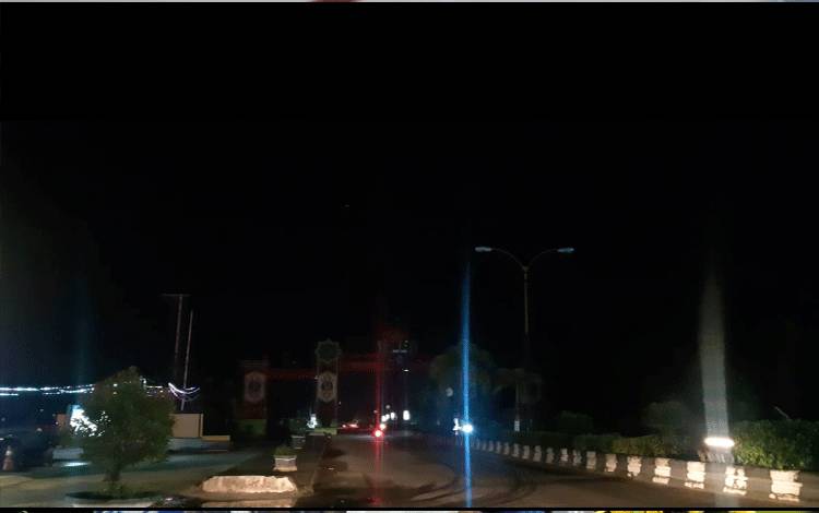 Gerbang Sahati Malam Hari Gelap Gulita