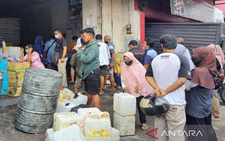 Anggota DPR Usulkan Kemendag - BPKP Audit Investigasi Minyak Goreng