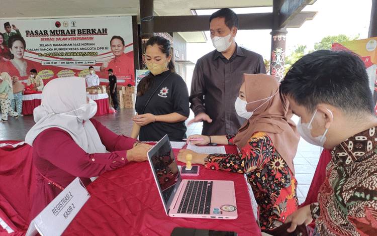 Pasar Murah Berkah Agustiar Sabran Gunakan Sistem Online dan Offline