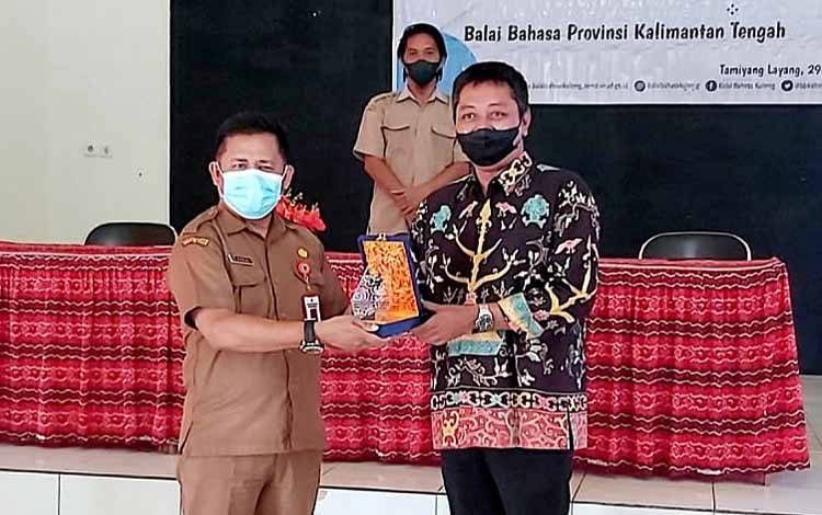 Dinas Pendidikan Barito Timur Gelar Pelatihan Revitalisasi Sastra Lisan Tumet Leut