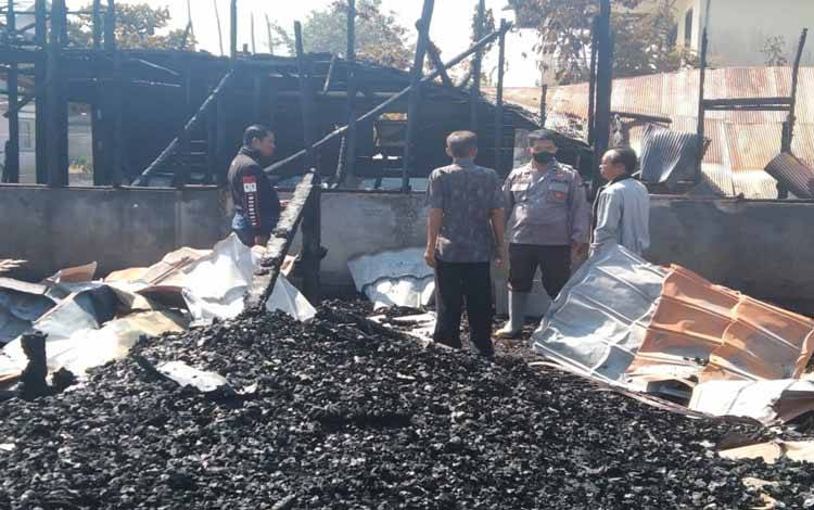 Kebakaran Hanguskan 3 Rumah Warga Kapuas Tengah
