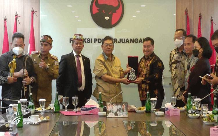 Bupati Kotim Presentasikan Tol Sungai ke DPR RI?