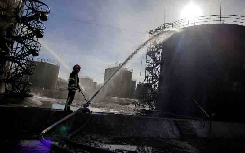 Rusia Gempur Sejumlah Kota Ukraina