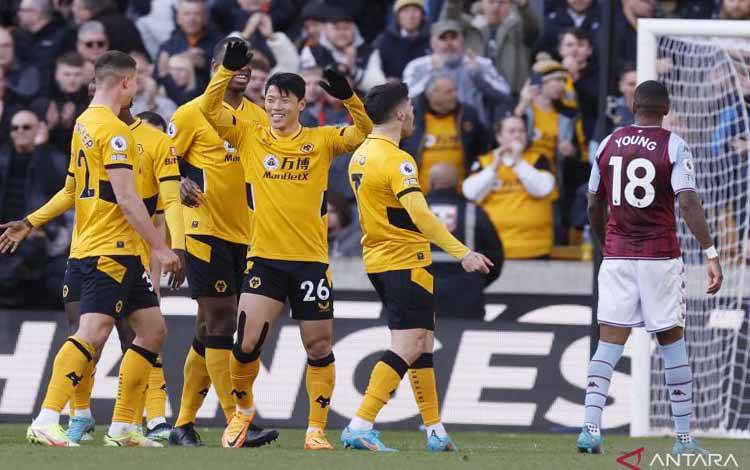 Wolves Kalahkan Aston Villa, Leeds Tahan Imbang Southampton