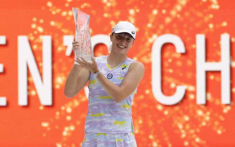 Swiatek Hancurkan Osaka di Final Miami Open