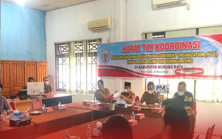 Wabup Murung Raya Pimpin Rapat Tim Koordinasi Pengawasan Orang Asing