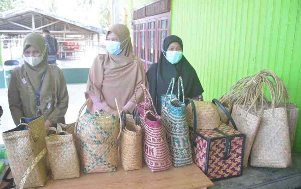 Bupati Seruyan Imbau Perangkat Daerah Gunakan Produk Lokal Berbahan Purun