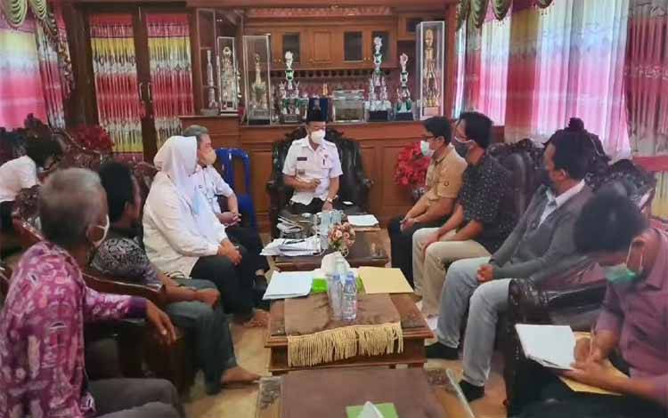 Tangan Dingin Bupati Seruyan Berhasil Selesaikan Ratusan Permasalahan Tenaga Kerja