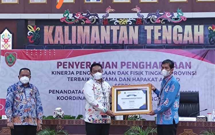 Pemprov Kalteng Terima Penghargaan Penyaluran DAK Fisik Terbaik