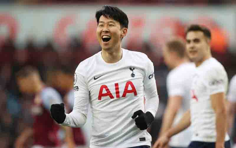 Hattrick Son Heung-min Bawa Spurs Luluh Lantakkan Villa