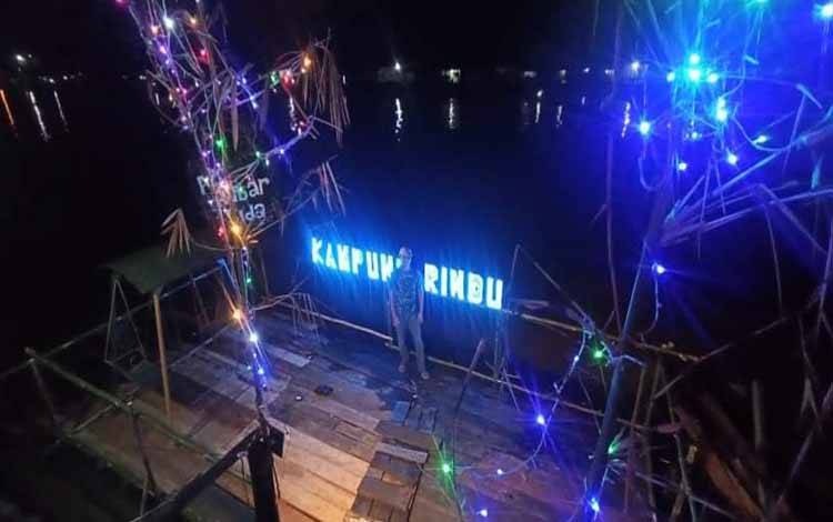 Jamban Disulap Jadi Taman Apung dengan Gemerlap Lampu Hias