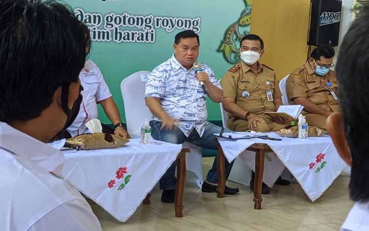 Bupati Kotim Minta Jalan Menuju dan Sekitar Venue Olahraga Diaspal atau Semenisasi