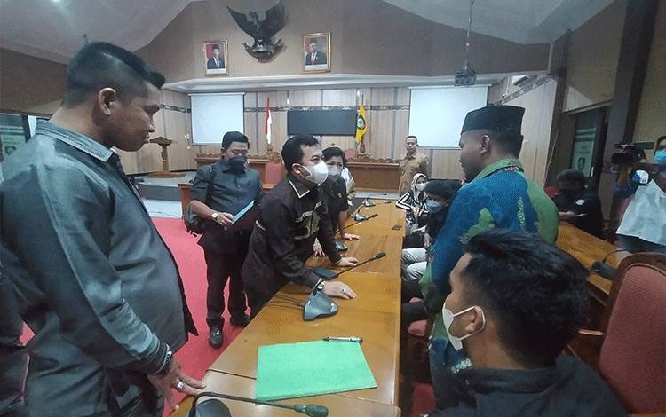 Aliansi Masyarakat Kotim Lakukan Audiensi, Begini Kata Anggota DPRD