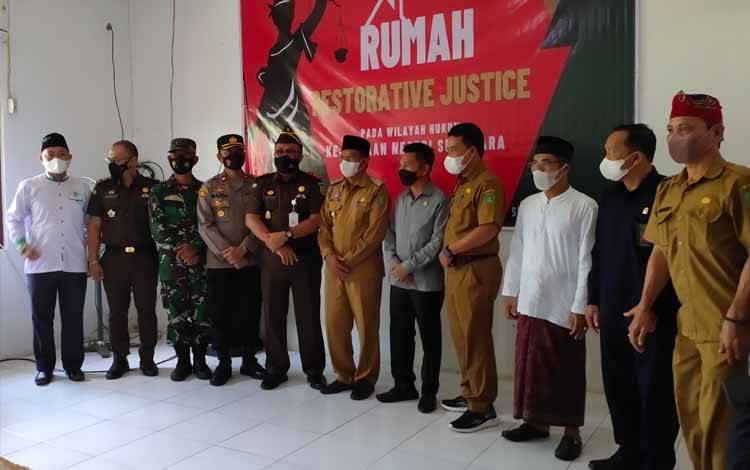 Kuatnya Penyelesai Secara Adat jadi Alasan Kejaksaan Bentuk Rumah Restorative Justice