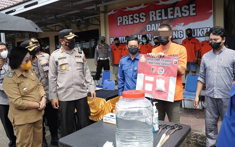 Wakil Bupati Apresiasi Polisi Ungkap Kasus Narkoba di Gunung Mas