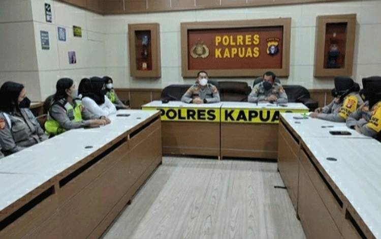 Beri Pembinaan Kepada Polwan, Ini Pesan Wakapolres Kapuas