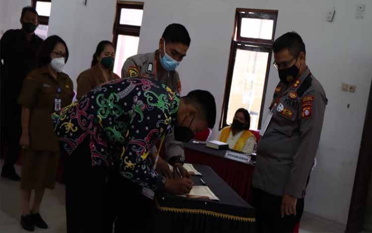 Calon Polri di Polres Katingan Tanda Tangan Pakta Integritas