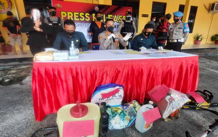 Ditangkap karena Bakar Lahan untuk Tanam Semangka
