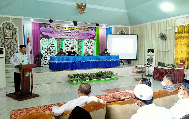 Kemenag Kapuas Gelar PDWK untuk Tenaga Keagamaan dan Guru PAI