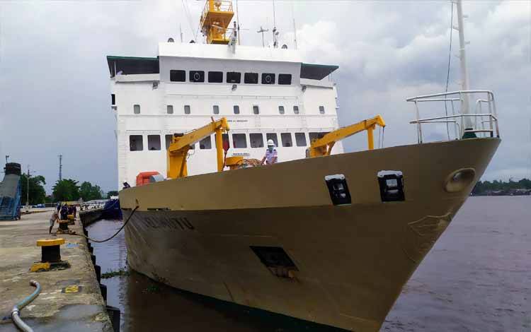 Lalu Lintas Kapal Besar Masih Terganggu Pendangkalan Sungai Mentaya