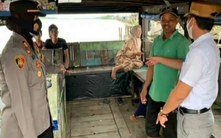 Kapolsek Kapuas Murung Cek Kondisi Feri Penyeberangan