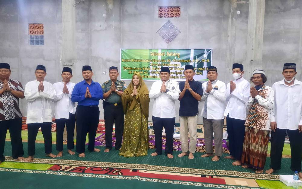 Bupati Kobar Safari Ramadan ke Desa Ipuh Bangun Jaya