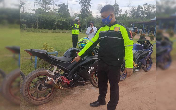 Satlantas Polres Seruyan Buru Pengendara Berknalpot Brong
