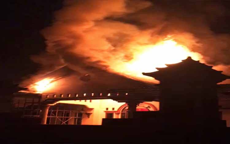 Rumah Pensiunan ASN RSUD Doris Sylvanus Hangus Terbakar