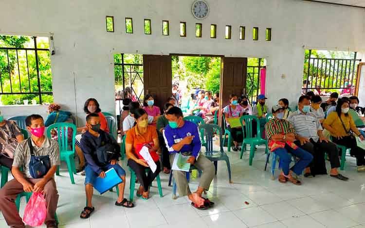 388 Warga Desa Tewah Pupuh Terima Sertifikat Tanah Gratis