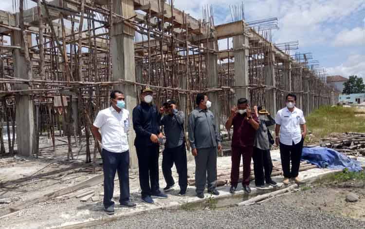 Berdiri di Atas Drainase, Bangunan Ruko Harus Dibongkar