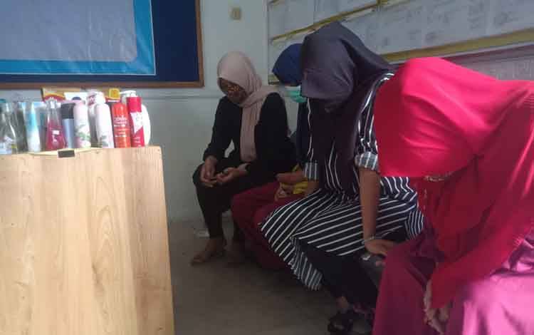 4 Emak-Emak Pencuri Lintas Provinsi Ditangkap di Palangka Raya