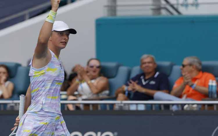 Swiatek Kalahkan Raducanu untuk Maju ke Semifinal Stuttgart Open