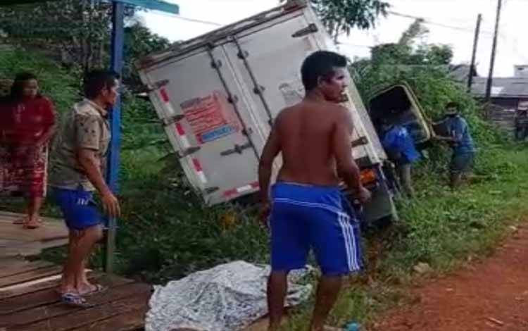 Truk Box yang Tabrak Pengendara Motor di Cempaga Mulia Barat Akibatkan 1 Korban Tewas