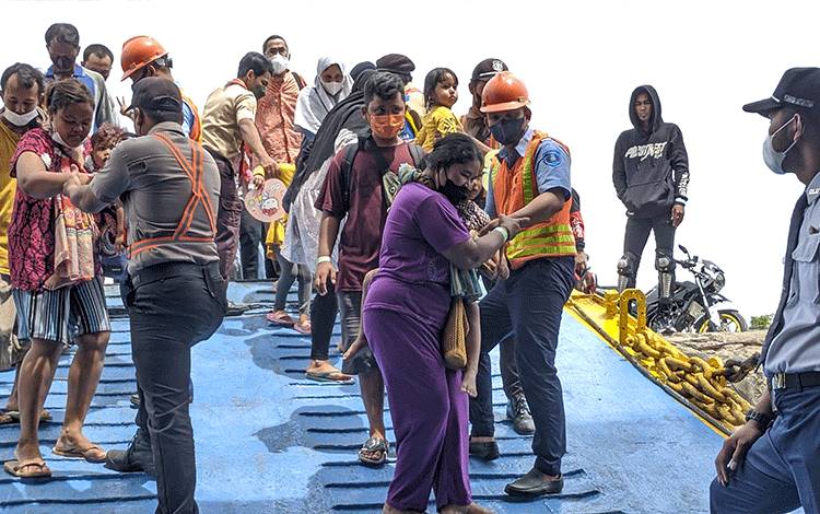 Total Pemudik Yang Berangkat dari Pelabuhan Sampit Capai 7.319 Orang