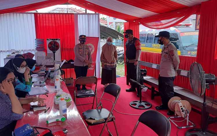 Kapolsek Seruyan Hilir Pantau Vaksinasi di Pos Pengamanan Lebaran