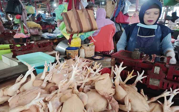 Jelang Lebaran, Harga Ayam Potong Naik di Kuala Pembuang
