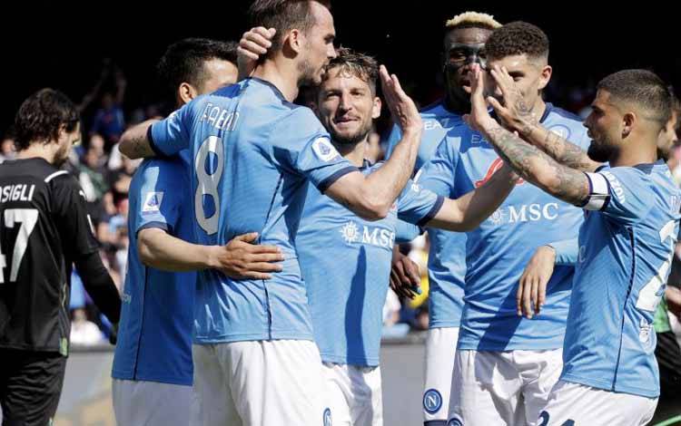 Napoli Gulung Sassuolo 6-1
