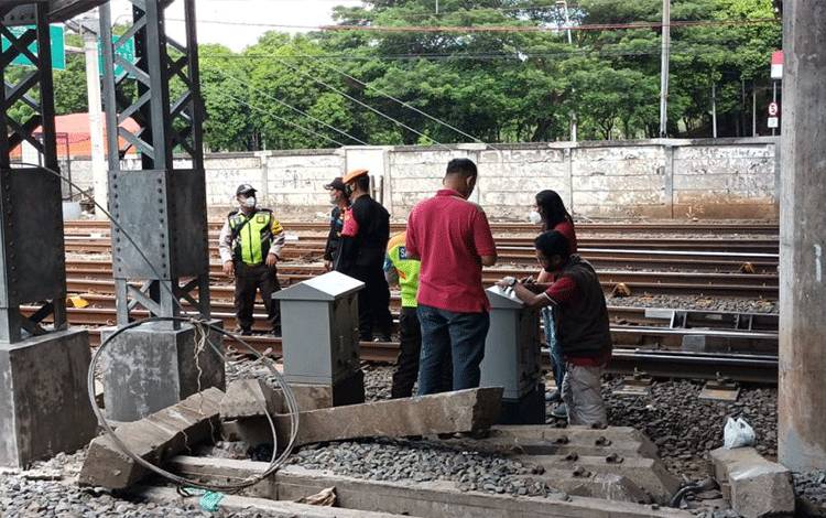 Pria Tewas Setelah Lompat dari Jembatan