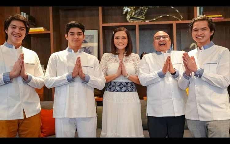 Maia Estianty Rayakan Hari Kedua Lebaran dengan Ketiga Anaknya