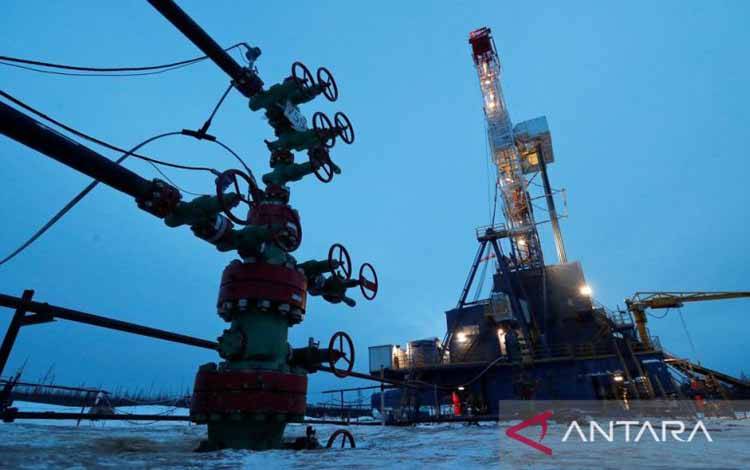 Sanksi Baru EU akan Sasar Minyak dan Lebih Banyak Bank Rusia