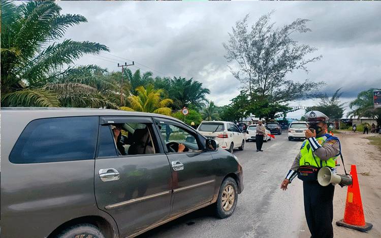 Pengunjung Meningkat, Satlantas Polres Kobar Atur Lalu Lintas di Tempat Wisata Bugam Raya