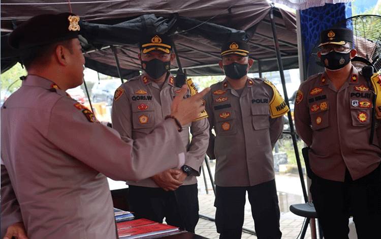 Dirsamapta Polda Kalteng Cek Pos Terpadu Operasi Ketupat Telabang di Kapuas